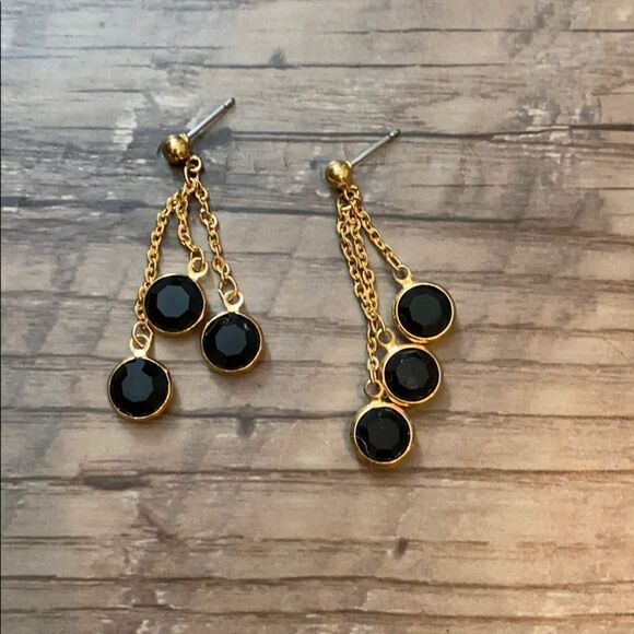Earrings    - Picture 1 of 1